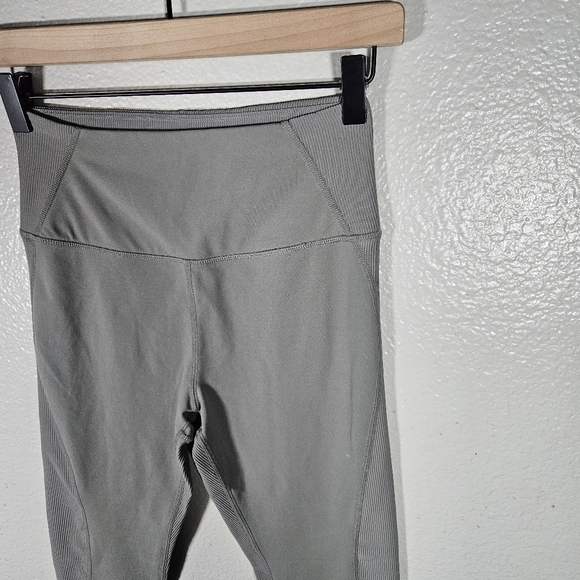 Glyder Tone Up Bra/Legging Set Size S - Picture 9 of 16